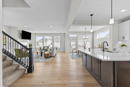 A timeless balance between stunning finishes will work seamlessly with your personal decor.