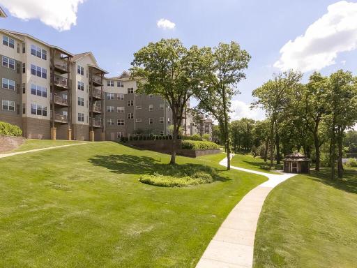 1900 Rush Lake Trl Apt 126 New Brighton MN 55112 USA-031-002-Yard-MLS_Size.jpg