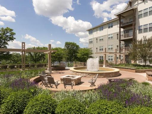 1900 Rush Lake Trl Apt 126 New Brighton MN 55112 USA-038-012-Courtyard-MLS_Size.jpg