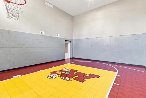 26' x 22' Sport Court!!