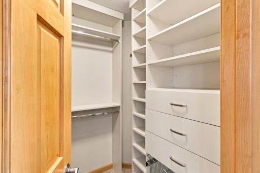 Closet with organizing system