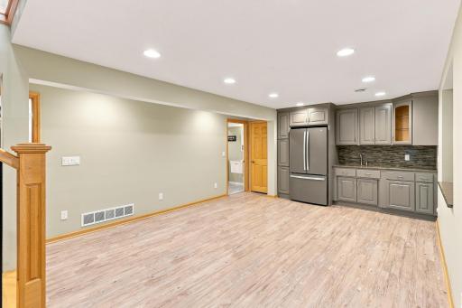 2nd kitchen / bar area with 2nd laundry through doorway