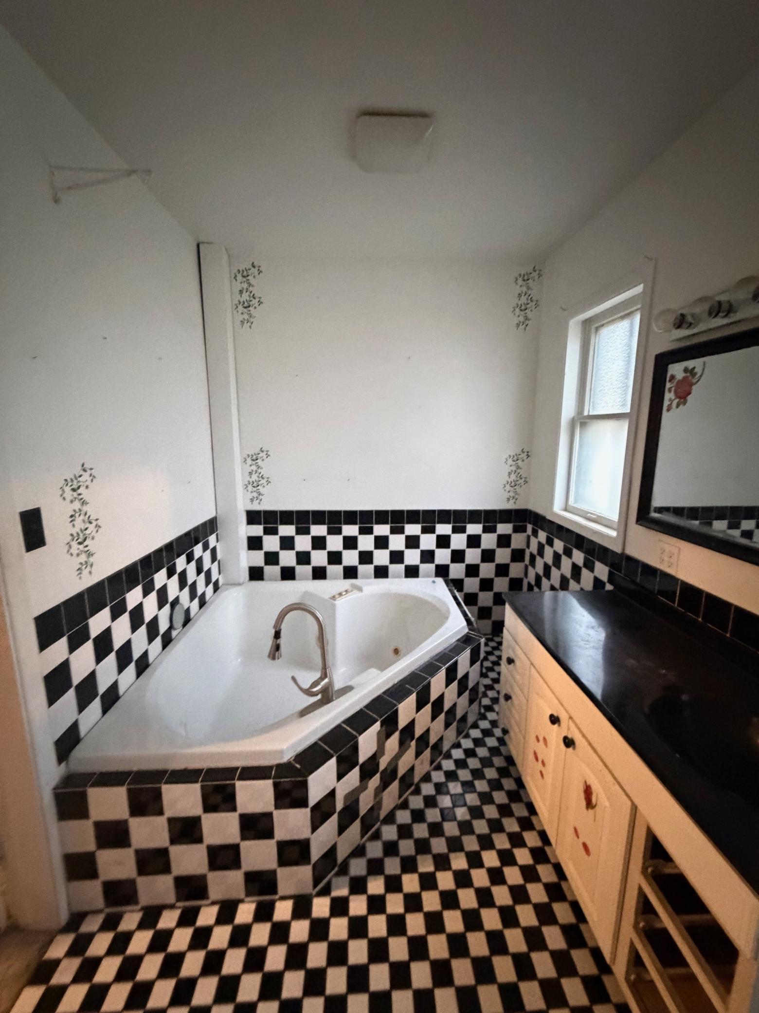Bathroom 2.jpg