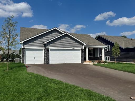 Fully covered front porch - great Southern exposure!