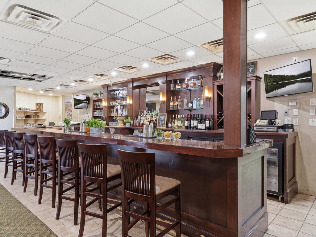 US 2 Bar Staged 1.jpg