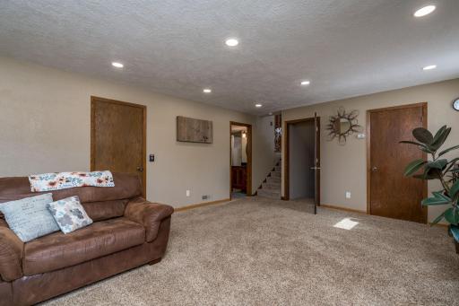 2712 E Main Street, Mankato, MN 56001