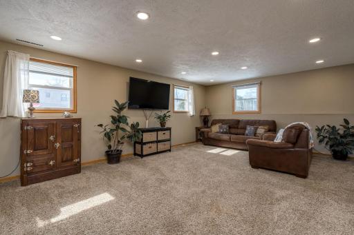 2712 E Main Street, Mankato, MN 56001