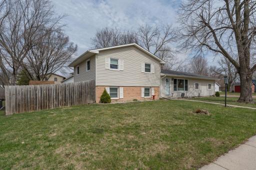 2712 E Main Street, Mankato, MN 56001