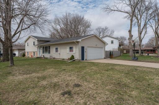 2712 E Main Street, Mankato, MN 56001