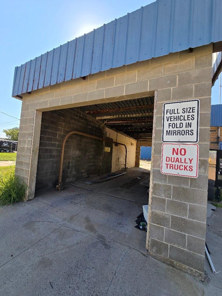 Automatic carwash bay (South)