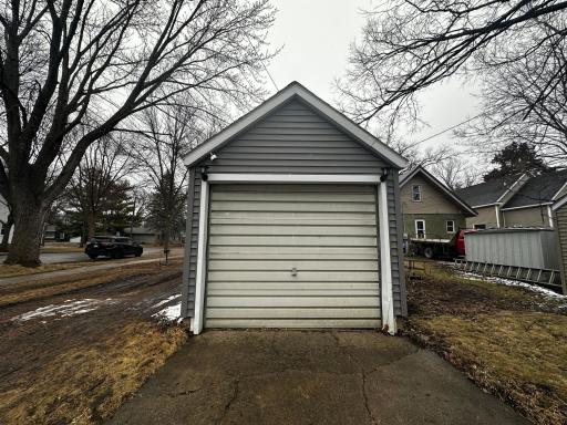 806 E Lincoln Avenue, Montevideo, MN 56265