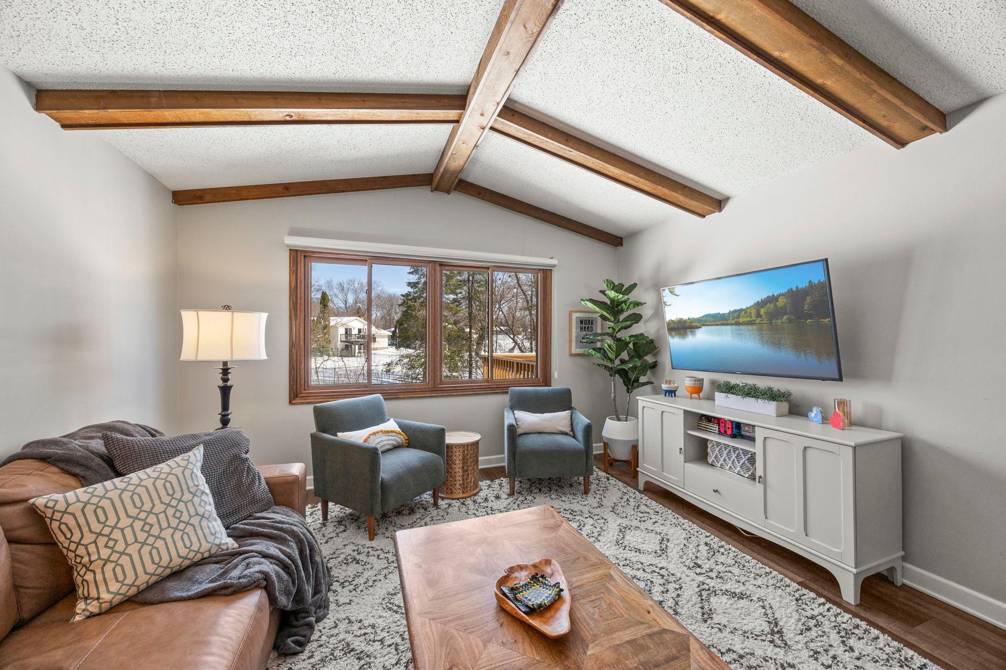 Spacious living room