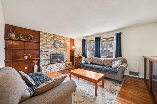 536 Riviera Drive, Saint Paul, MN 55112