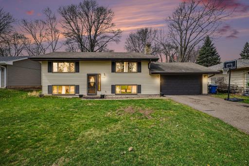 536 Riviera Drive, Saint Paul, MN 55112