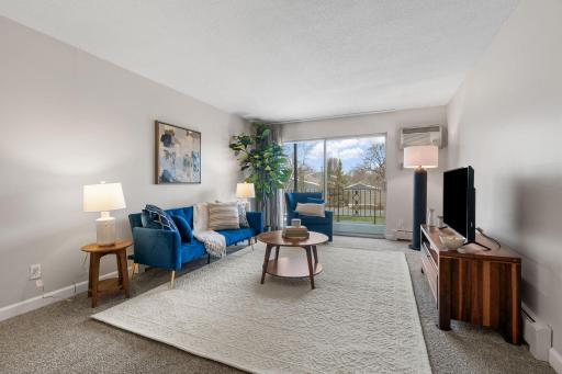2730 Dale Street N, D214, Roseville, MN 55113