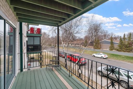 2730 Dale Street N, D214, Roseville, MN 55113