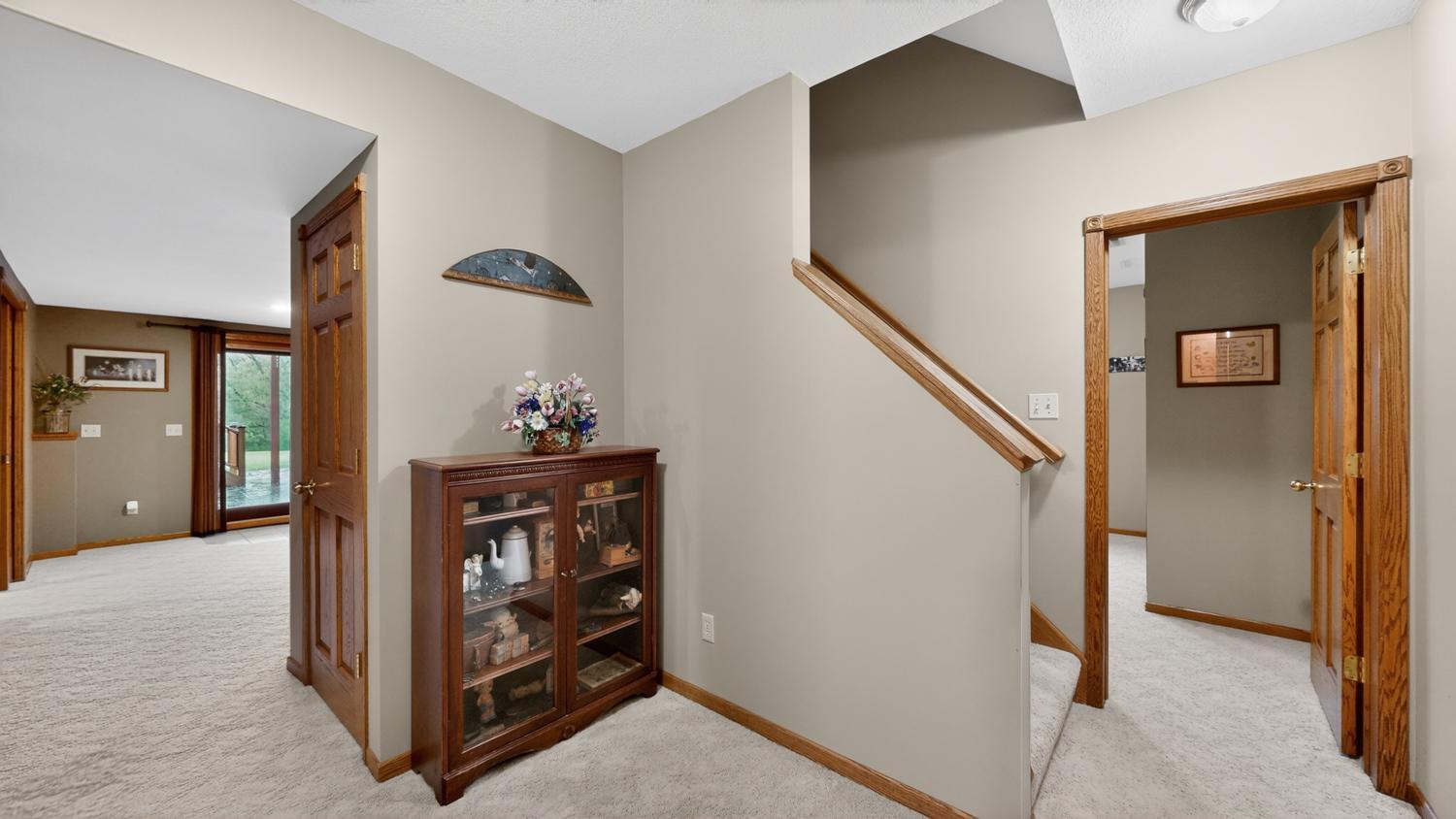 Lower level landing