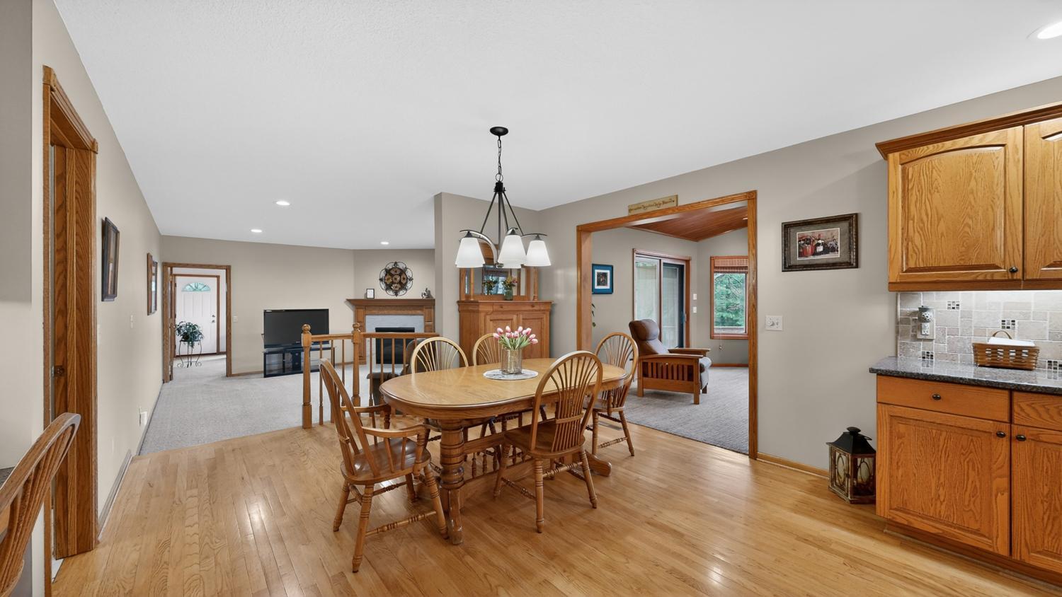 Eat-in kitchen