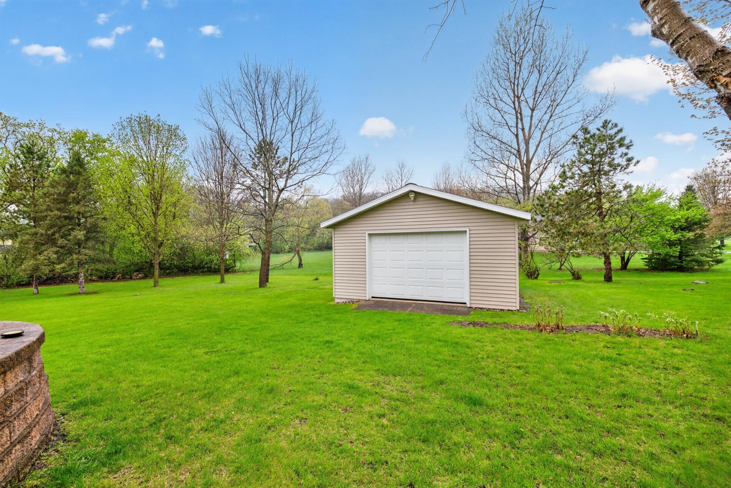 Detached garage
