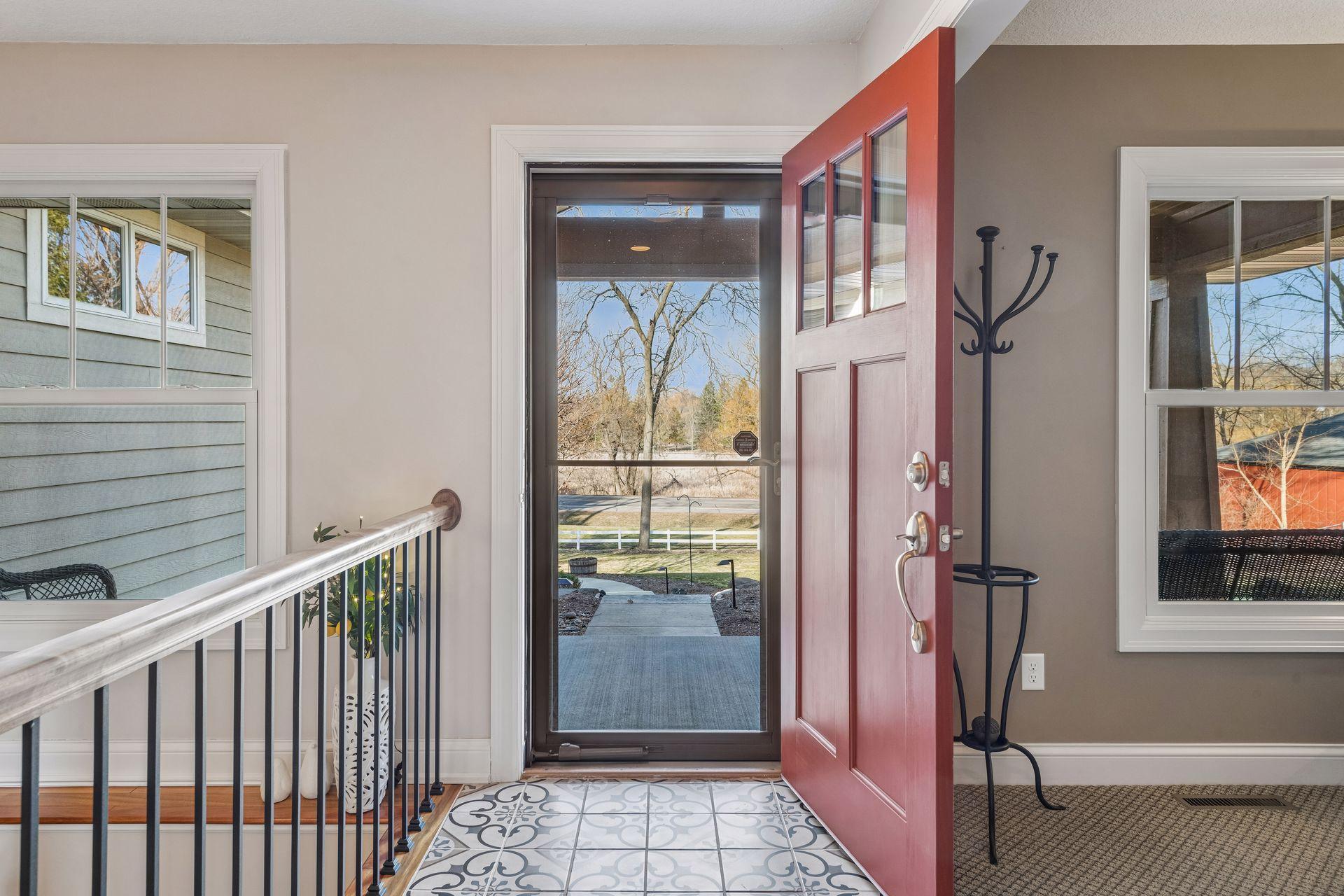 450 Willow Drive S. - Entry with tile flooring