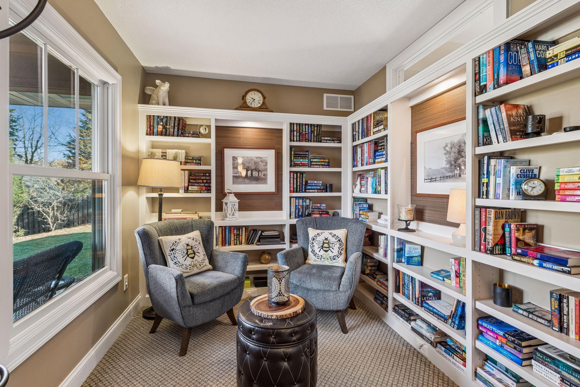 Charming main level library/office/den 8' 6" X 7' 7"