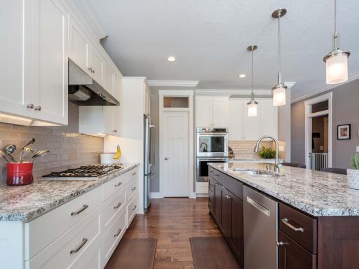 2482 Fieldstone Road SW, Rochester, MN 55902