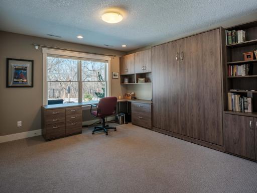 2482 Fieldstone Road SW, Rochester, MN 55902