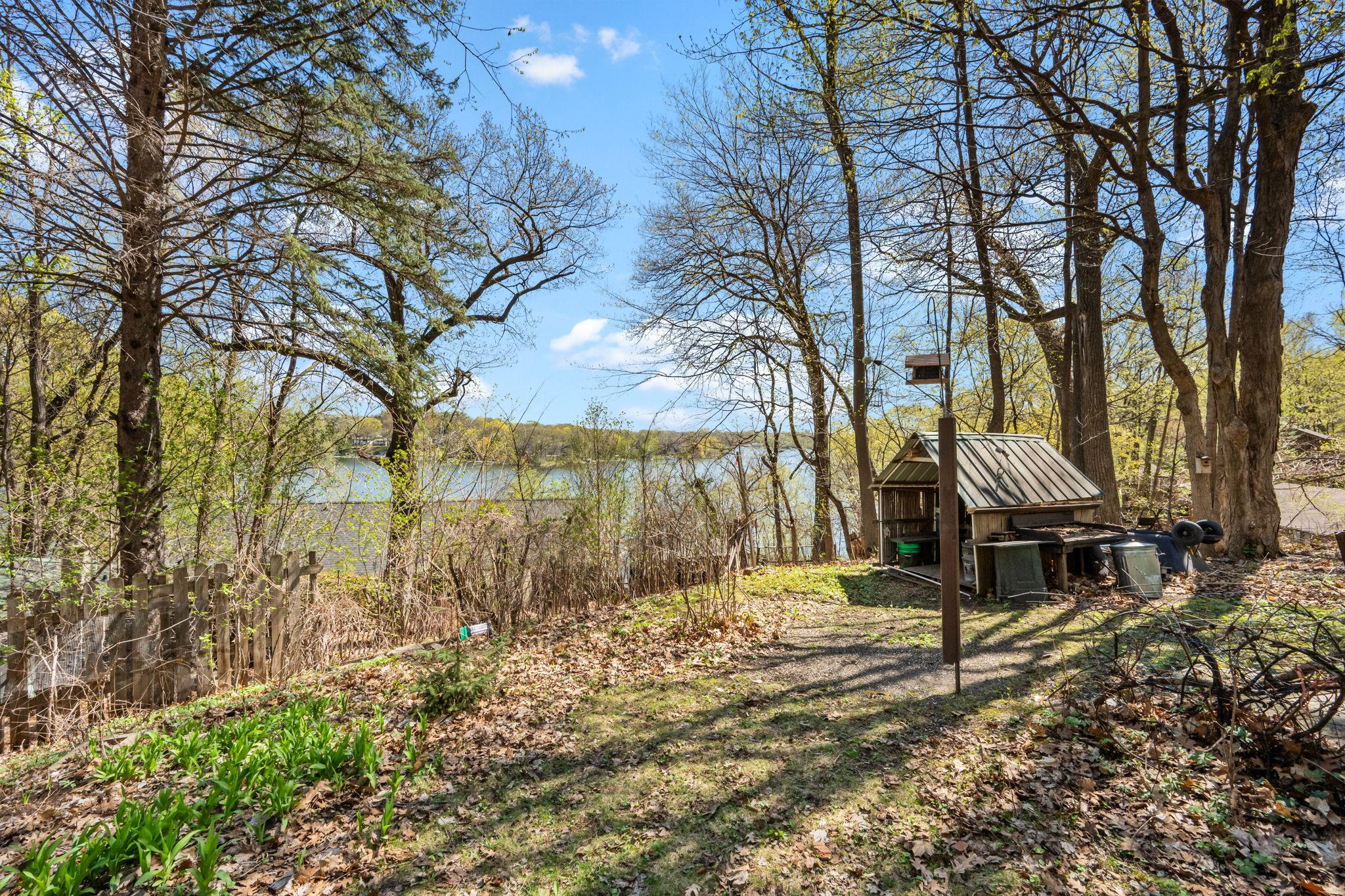 Pro Tip: Walk the land at sunset for the most spectacular lake lighting views.