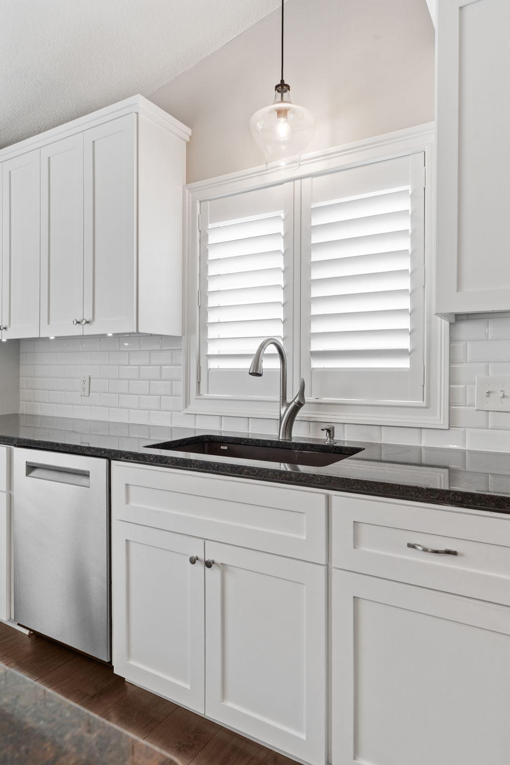 31-web-or-mls-12443 90th Ave N-31.jpg