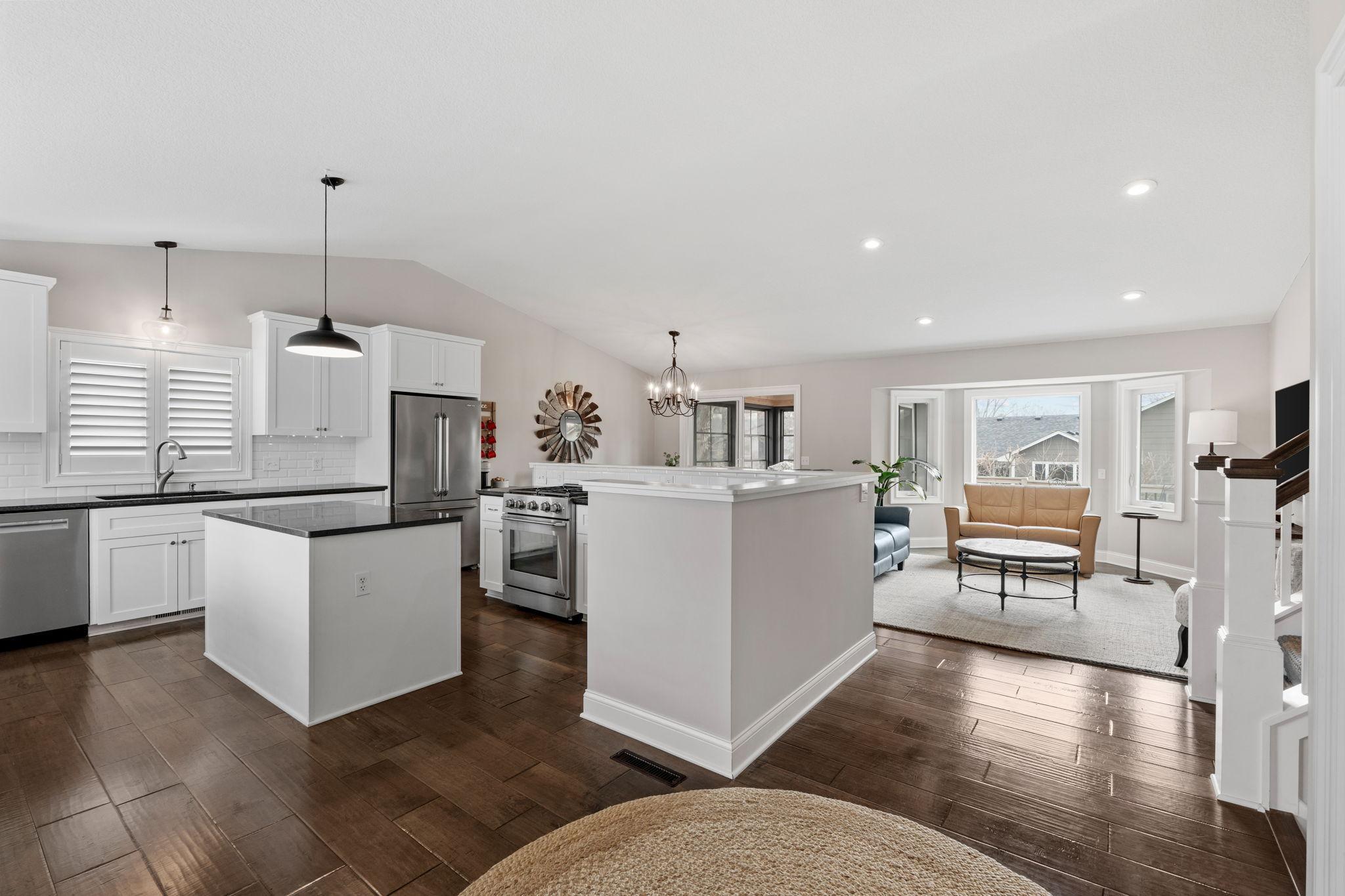 19-web-or-mls-12443 90th Ave N-19.jpg