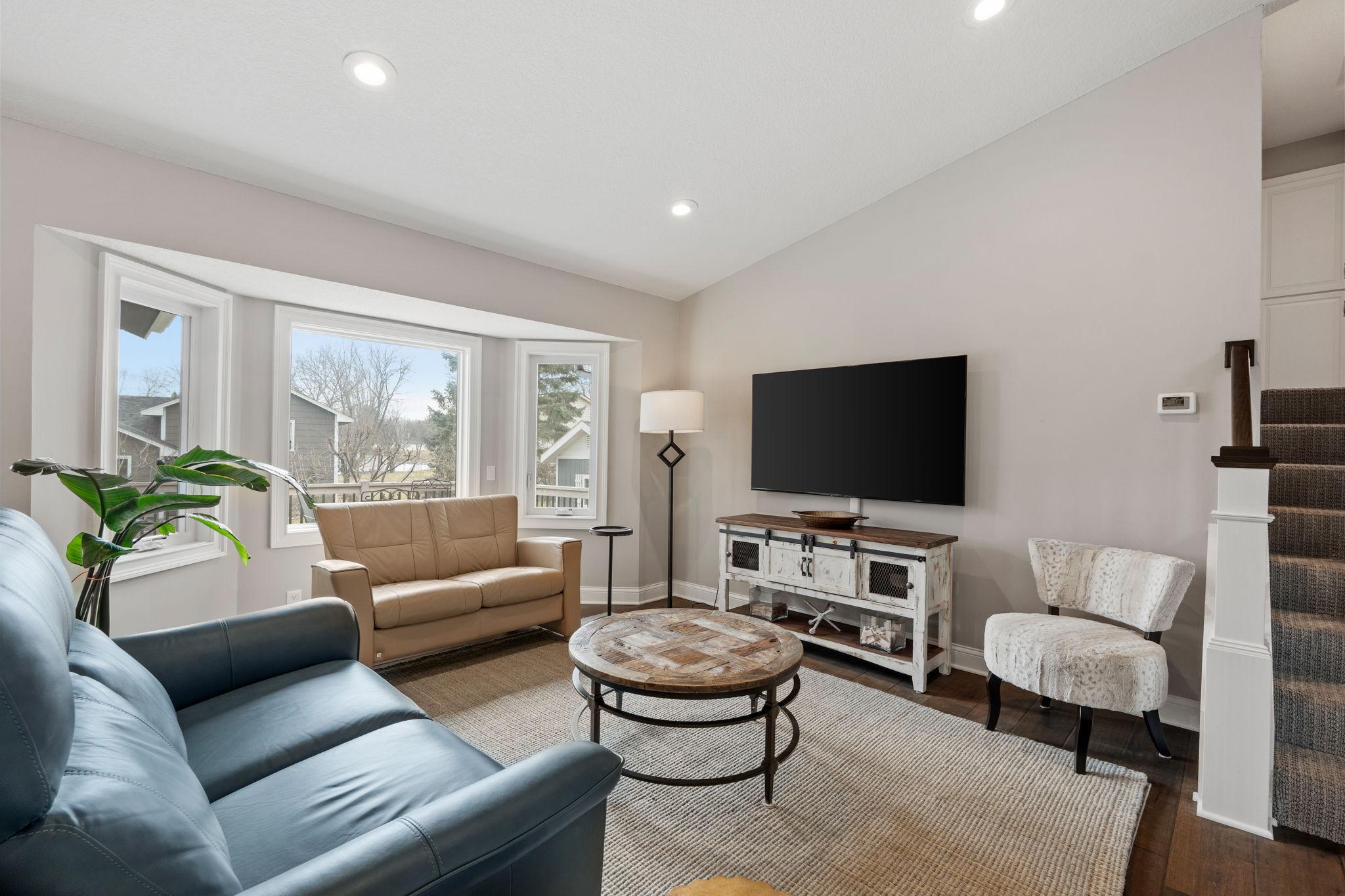20-web-or-mls-12443 90th Ave N-20.jpg