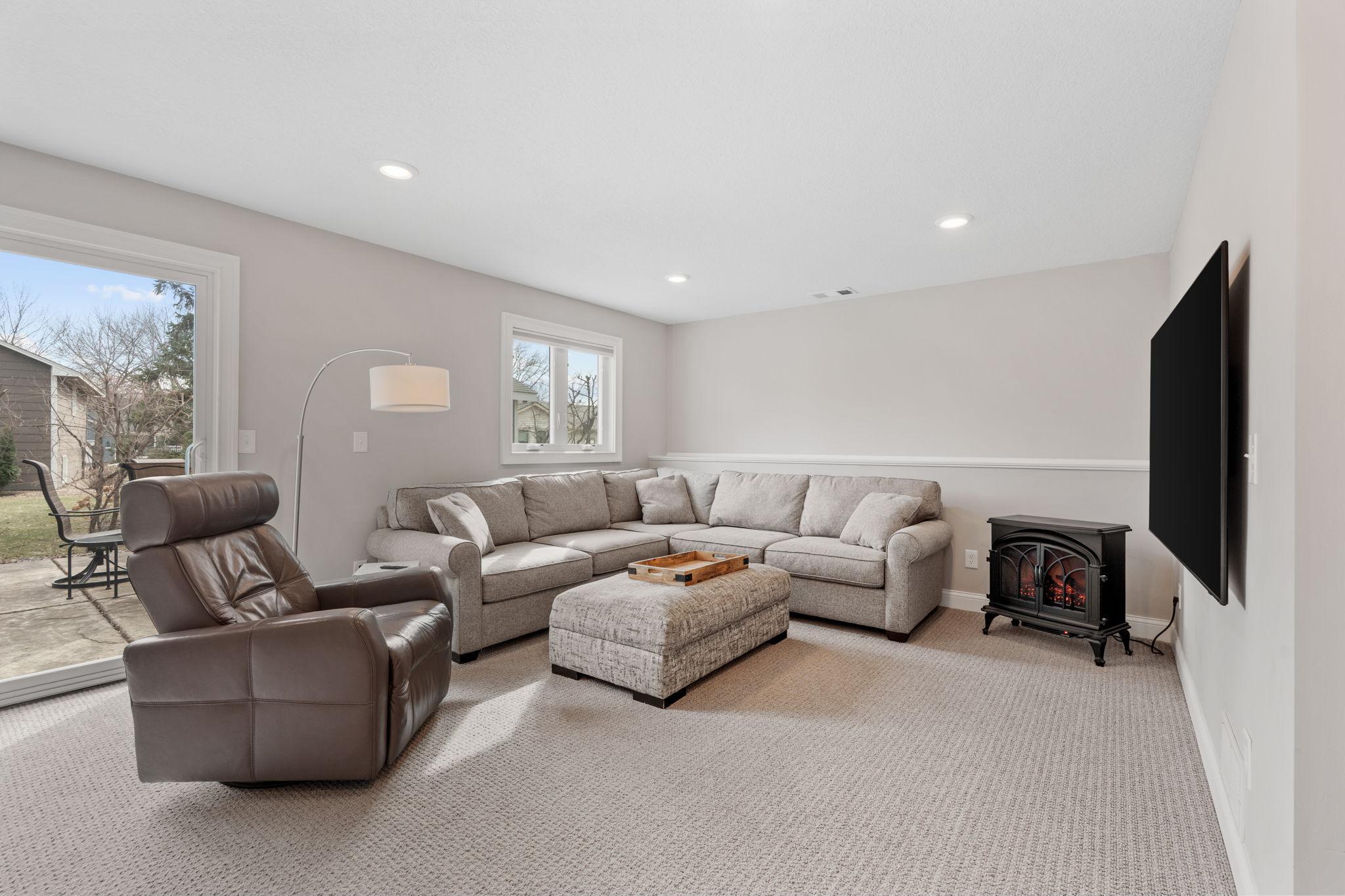 50-web-or-mls-12443 90th Ave N-50.jpg