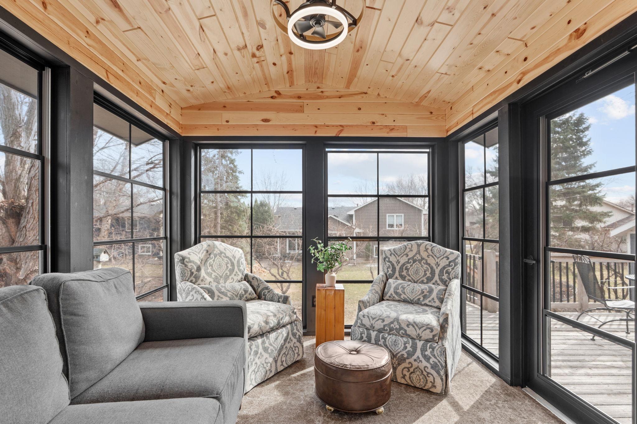32-web-or-mls-12443 90th Ave N-32.jpg