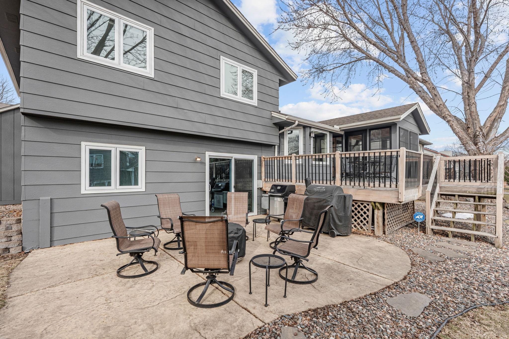7-web-or-mls-12443 90th Ave N-7.jpg