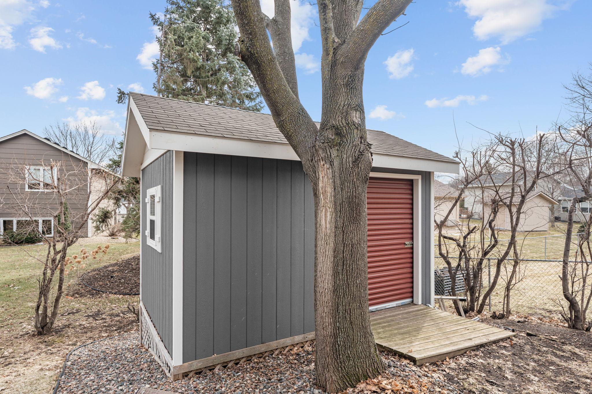9-web-or-mls-12443 90th Ave N-9.jpg