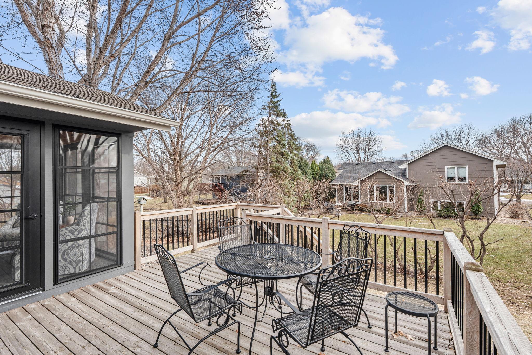 11-web-or-mls-12443 90th Ave N-11.jpg