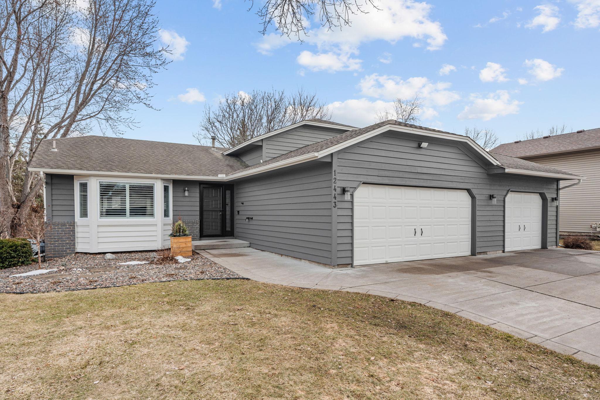 2-web-or-mls-12443 90th Ave N-2.jpg
