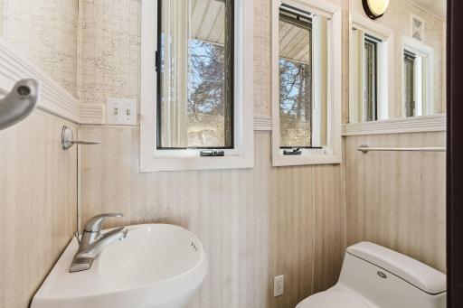 2652 Paradise Trail NW, Isanti, MN 55040