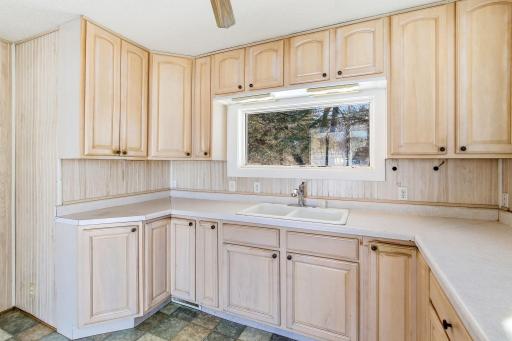 2652 Paradise Trail NW, Isanti, MN 55040