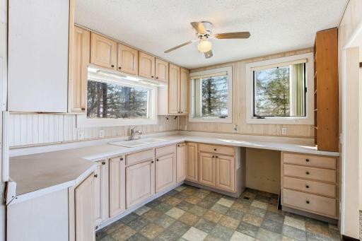 2652 Paradise Trail NW, Isanti, MN 55040