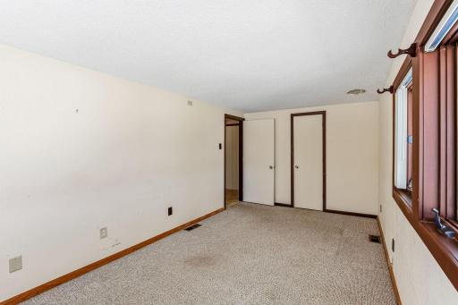 2652 Paradise Trail NW, Isanti, MN 55040