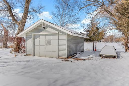2652 Paradise Trail NW, Isanti, MN 55040