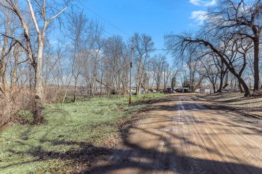 2652 Paradise Trail NW, Isanti, MN 55040
