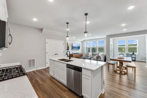 17967 Giants Way, Lakeville, MN 55044