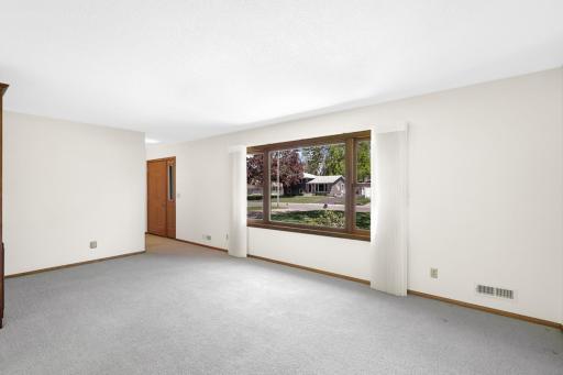 173 Yoho Drive, Anoka, MN 55303