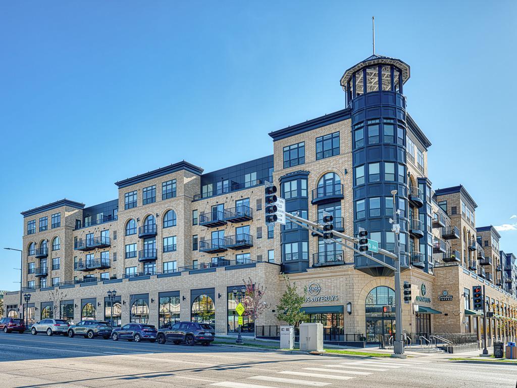 Everything is close by in the heart of Highland Park