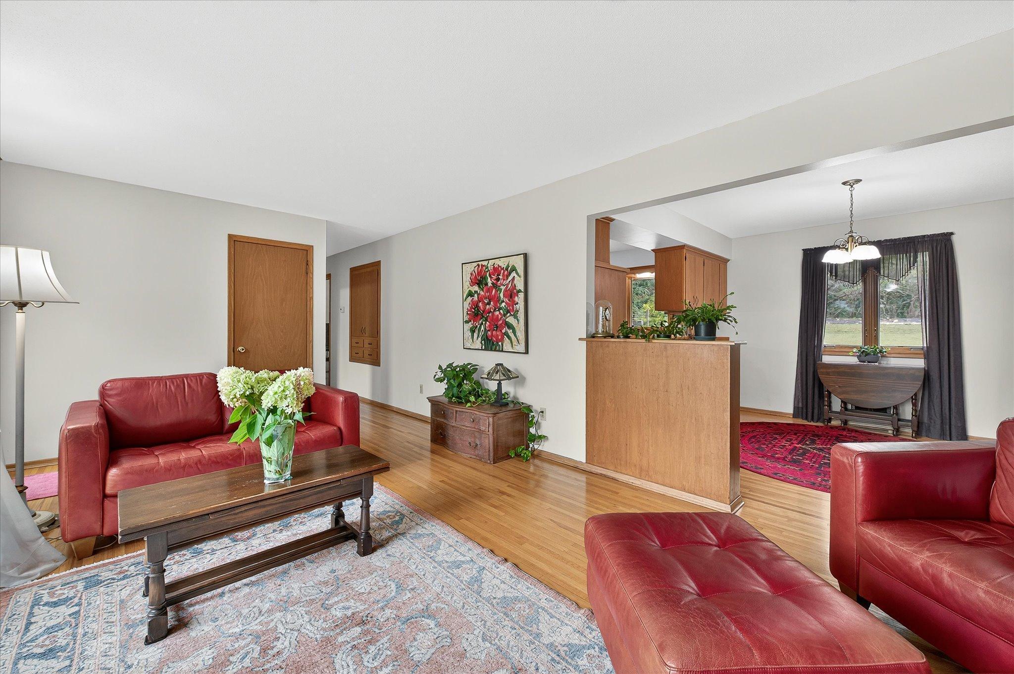 The Mai Floor Layout is great for Entertaining