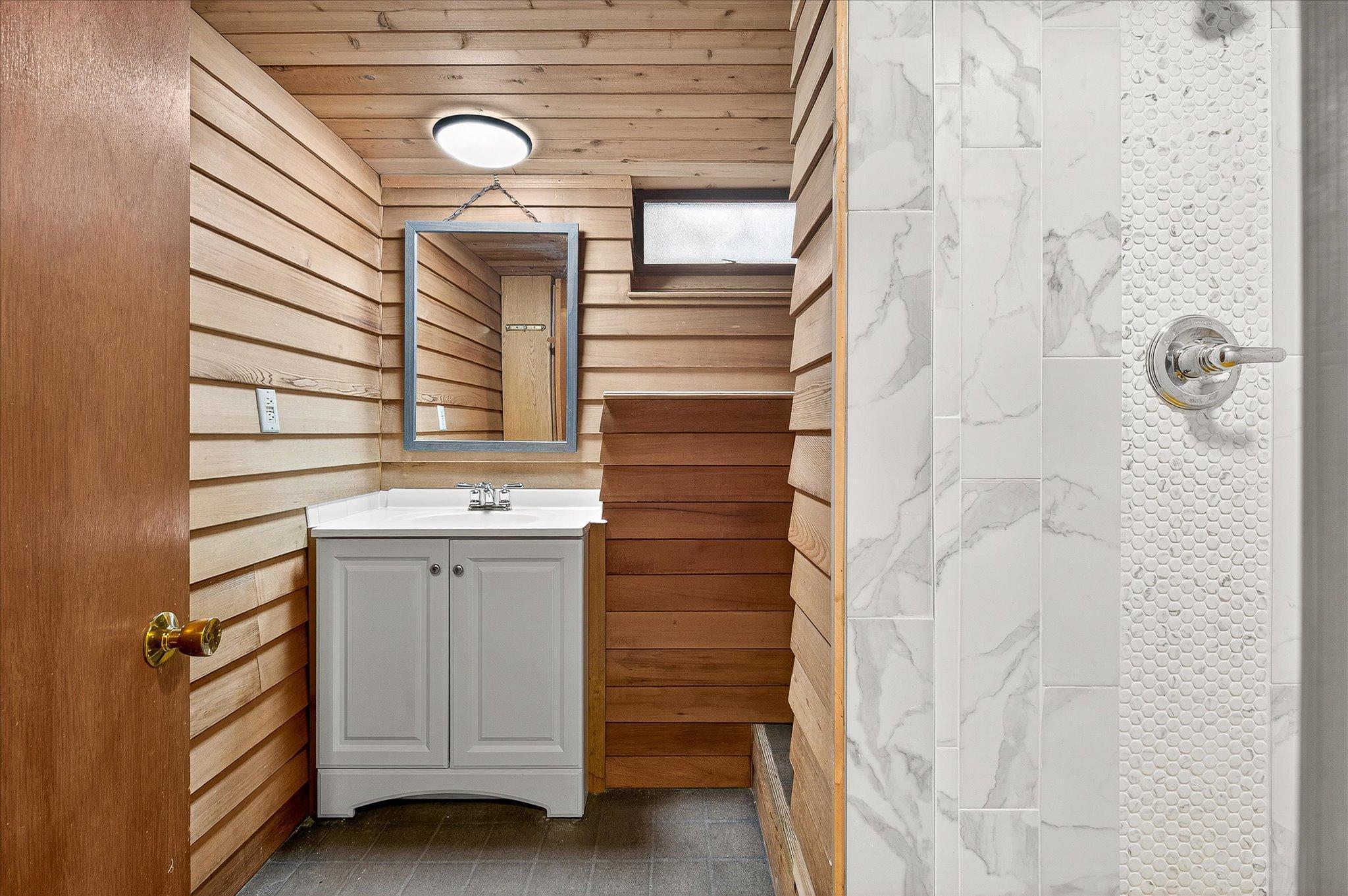 Lower Level 3/4 Bath