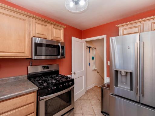 2263 Priscilla Street, Saint Paul, MN 55108