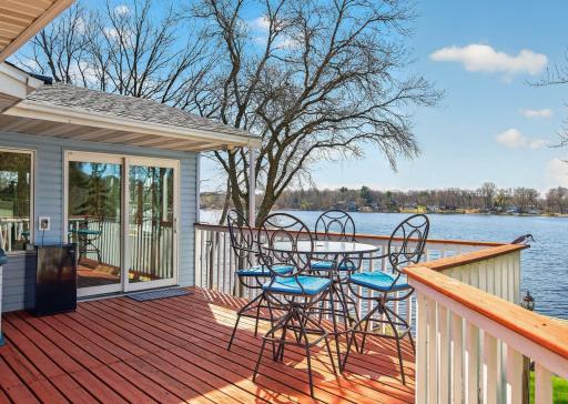 Enormous deck providing views of the sunset !